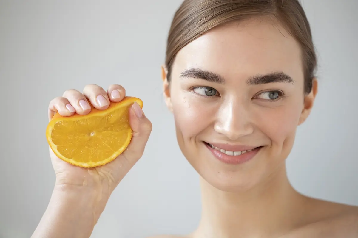 A c-vitaminos arckezelés hatásai: mit kell tudnod róla?